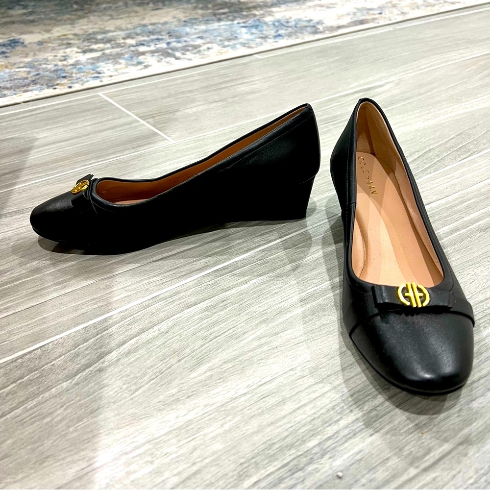 Cole Haan Black Leather Loafers with Gold Accent :) - Picture 4 of 5